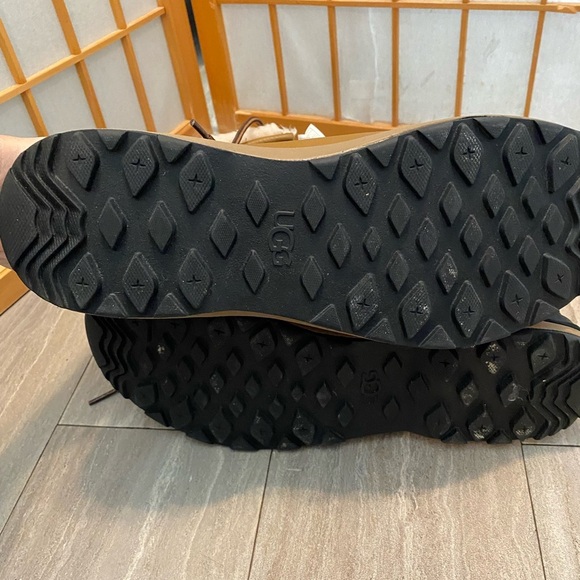 UGG Women Adirondack III Waterproof Chestnut Boots MSRP $250 Sz 11 - Picture 11 of 11